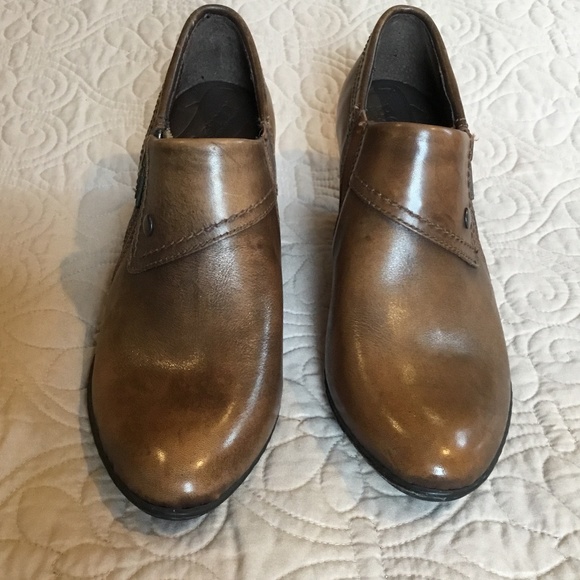 Born Shoes, size 8.5 - Picture 2 of 5